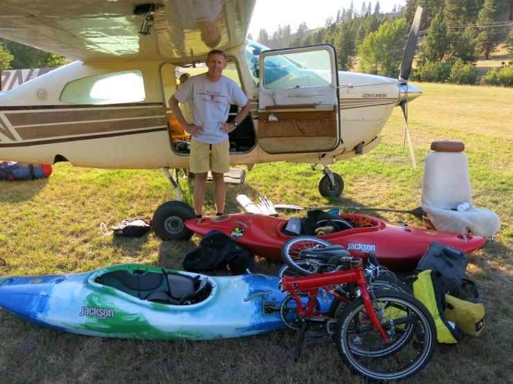 Not sure if those kayaks really fit in there